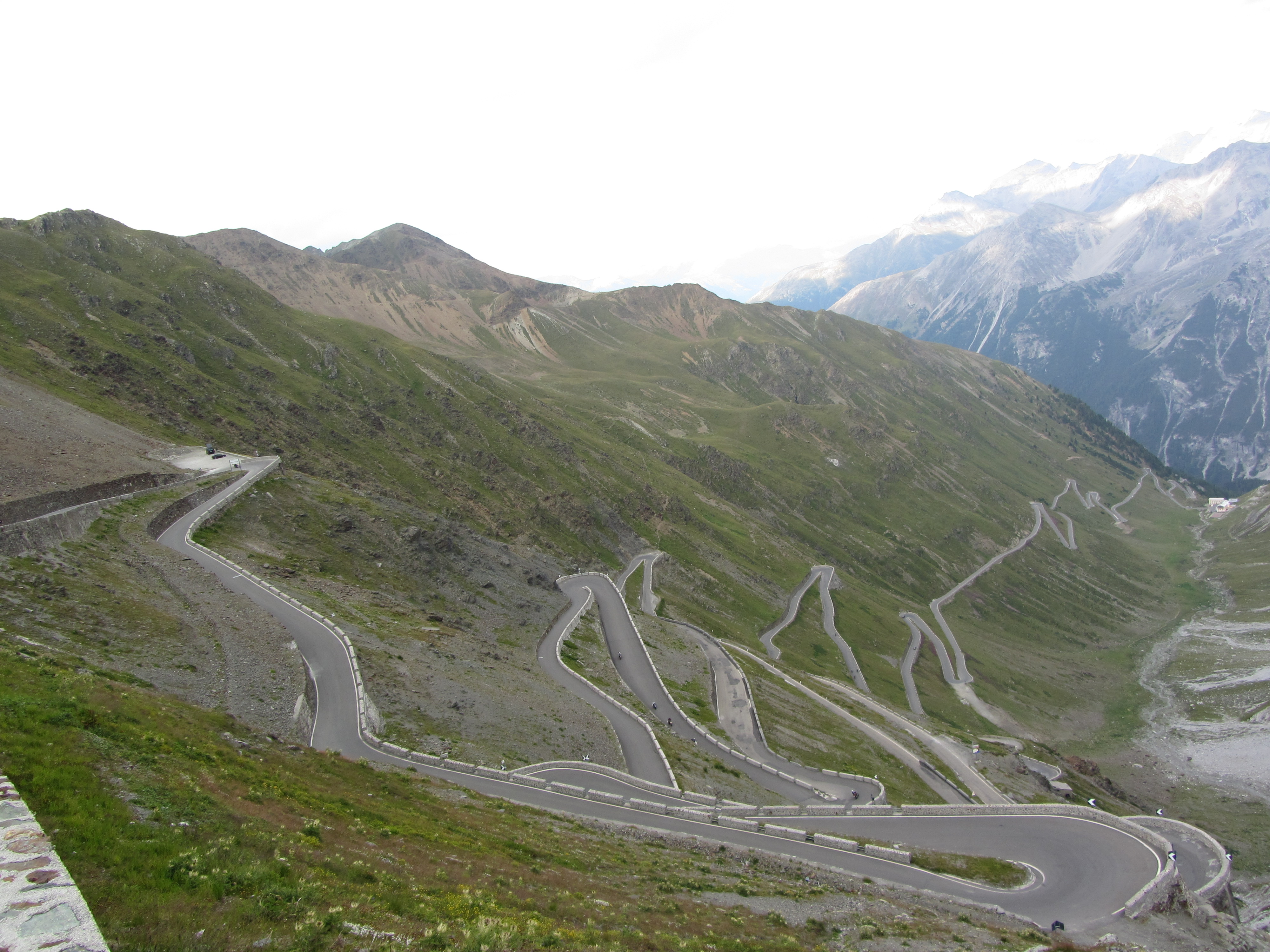 The_Stelvio_pass.jpg