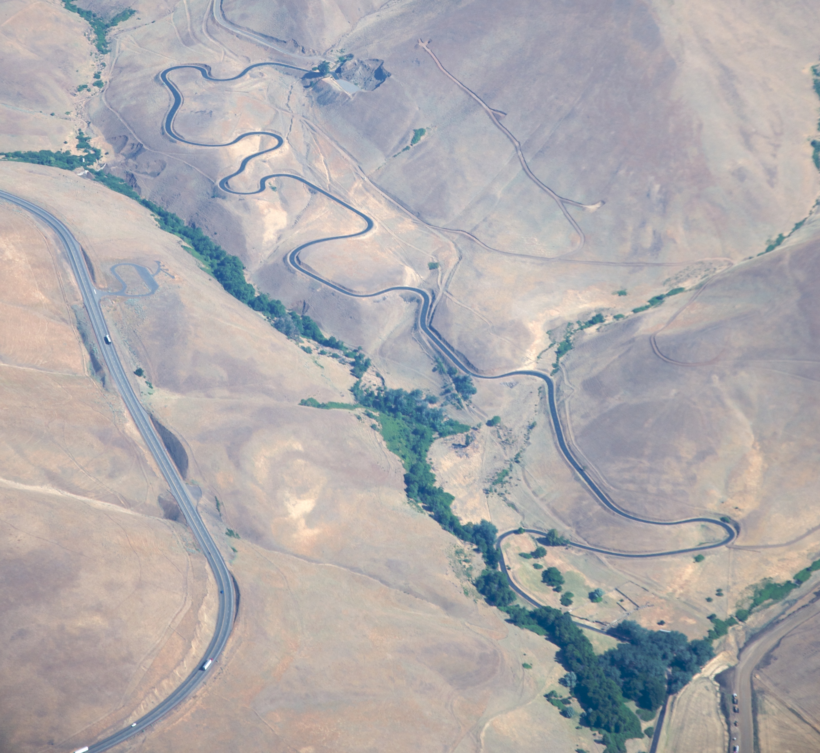 Maryhill_Loop_Road_from_air.jpg